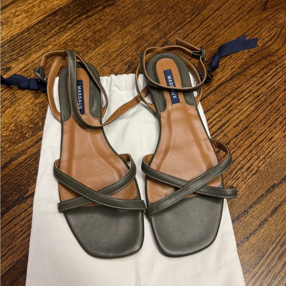 Margaux The Flat Sandal - Olive Nappa 38W